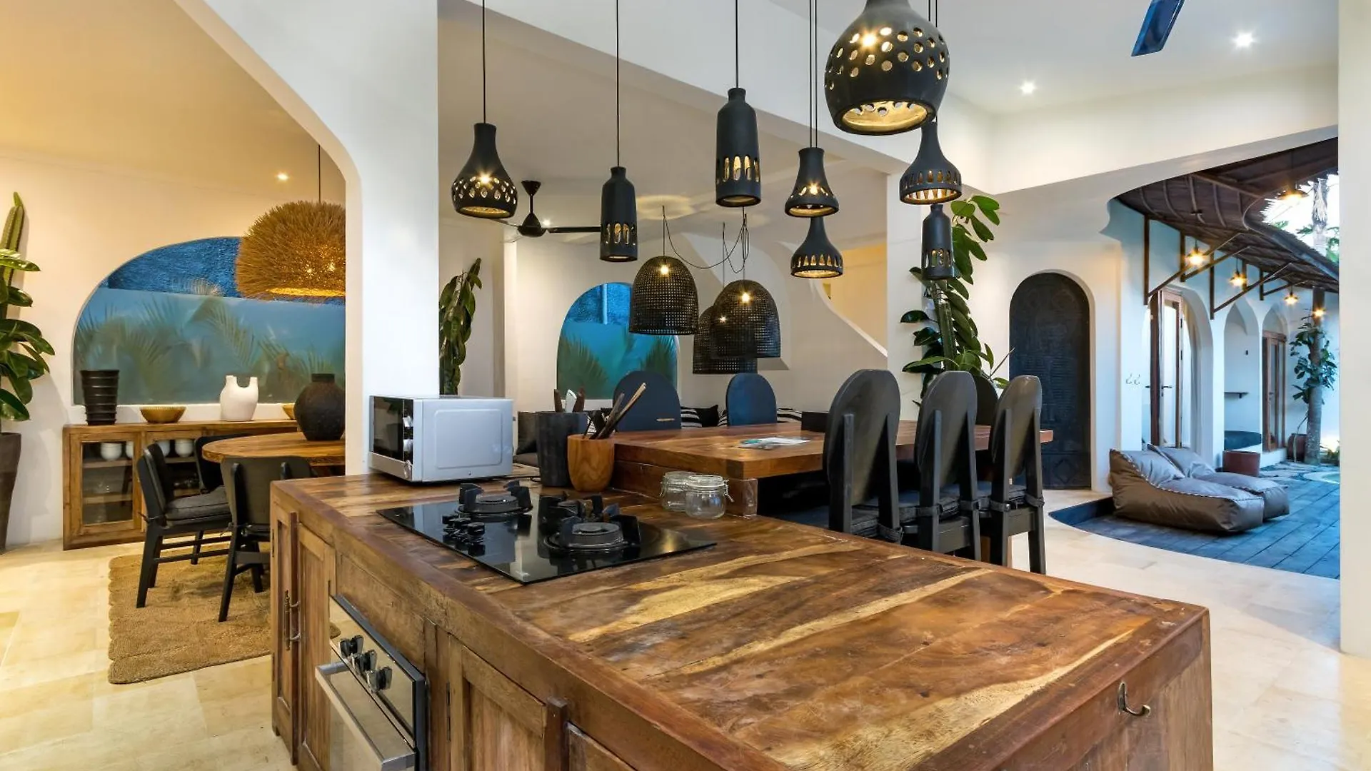 Villa Castilla - Ethnic Vibes Tropical 4Br Villa With Private Pool, 10 Minutes From Canggu Beach Kerobokan