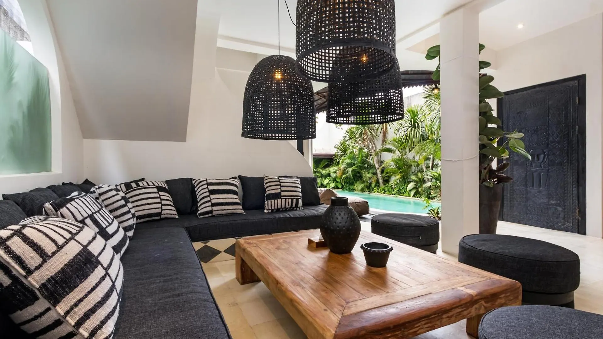 Villa Castilla - Ethnic Vibes Tropical 4Br Villa With Private Pool, 10 Minutes From Canggu Beach Kerobokan 0*,