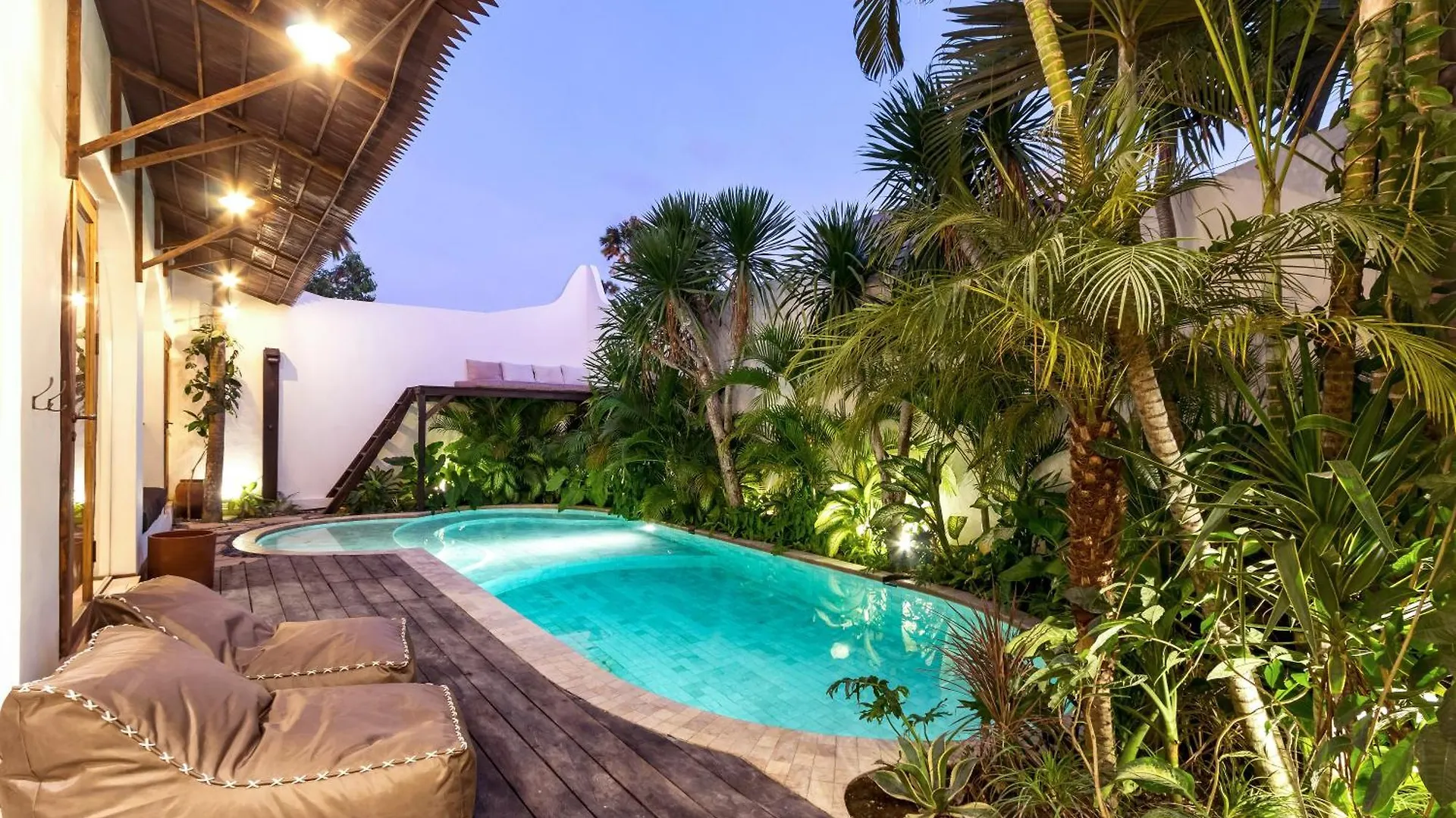Villa Castilla - Ethnic Vibes Tropical 4Br Villa With Private Pool, 10 Minutes From Canggu Beach Kerobokan 0*,  Indonesia