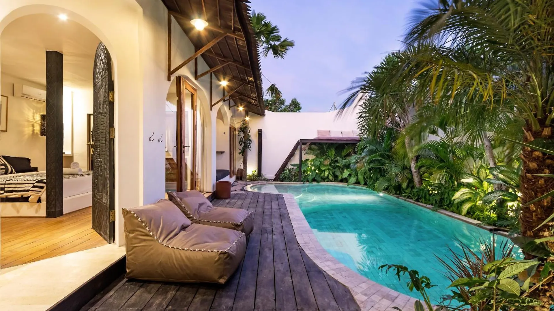 Villa Castilla - Ethnic Vibes Tropical 4Br Villa With Private Pool, 10 Minutes From Canggu Beach Kerobokan