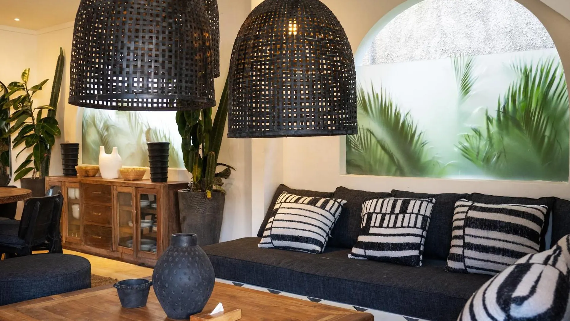 Villa Castilla - Ethnic Vibes Tropical 4Br Villa With Private Pool, 10 Minutes From Canggu Beach Kerobokan Indonésie