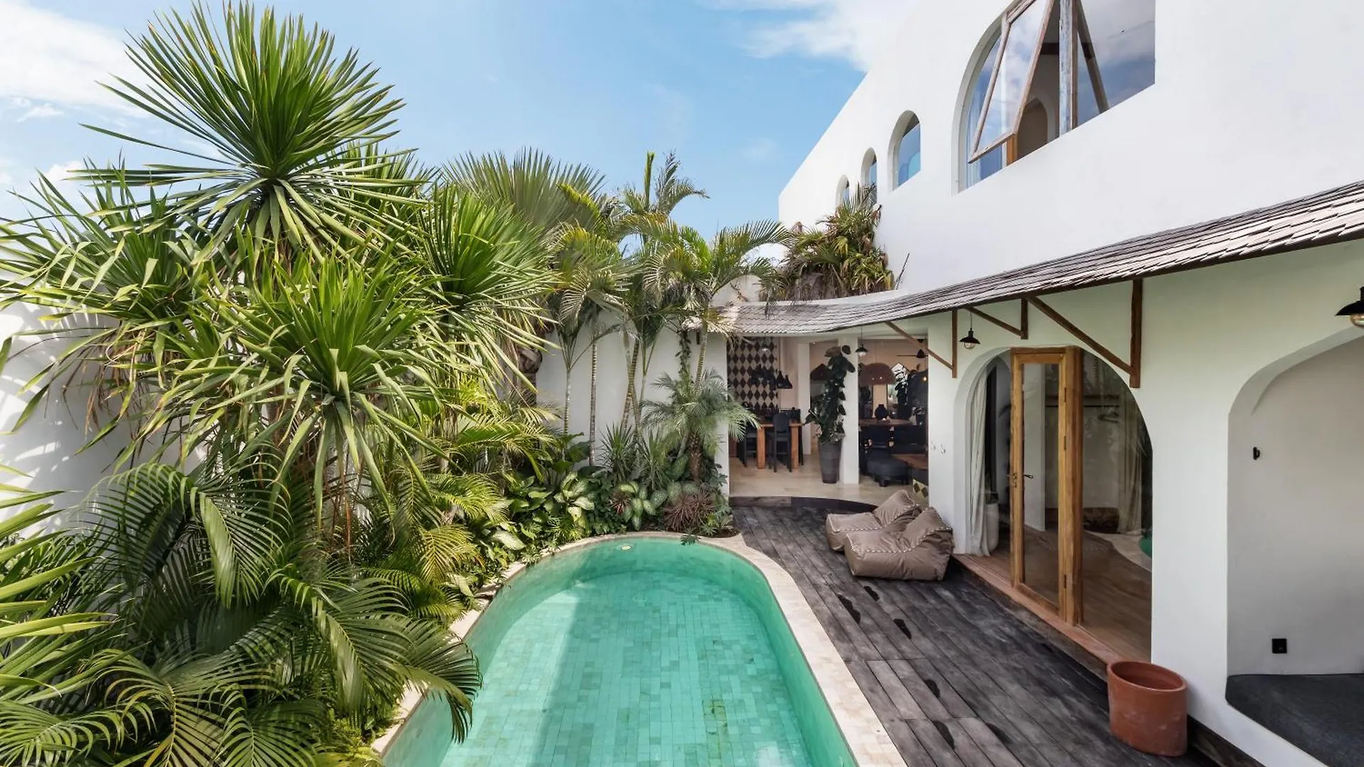 Villa Castilla - Ethnic Vibes Tropical 4Br Villa With Private Pool, 10 Minutes From Canggu Beach Kerobokan