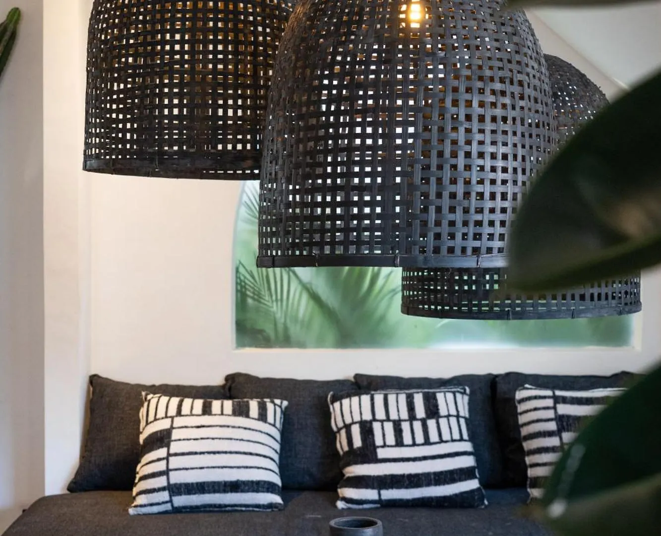 Villa Castilla - Ethnic Vibes Tropical 4Br Villa With Private Pool, 10 Minutes From Canggu Beach Kerobokan