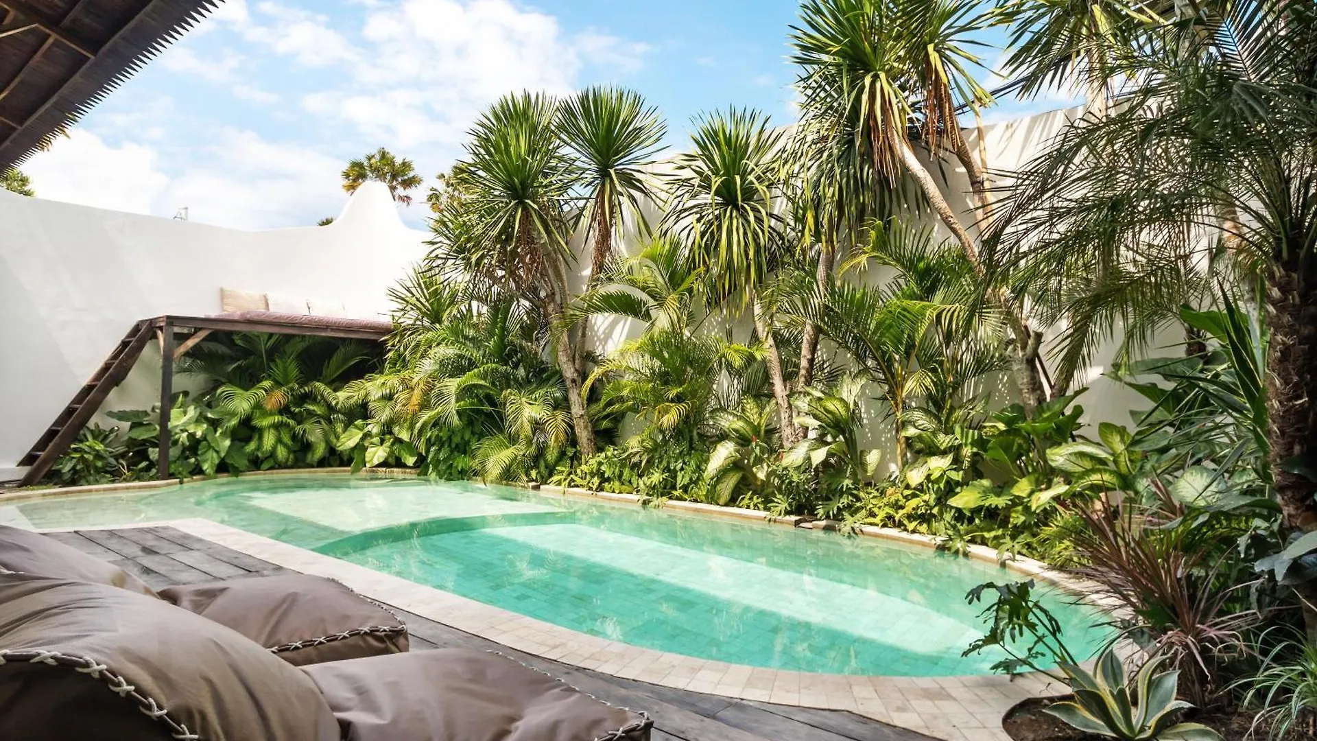 Villa Castilla - Ethnic Vibes Tropical 4Br Villa With Private Pool, 10 Minutes From Canggu Beach Kerobokan